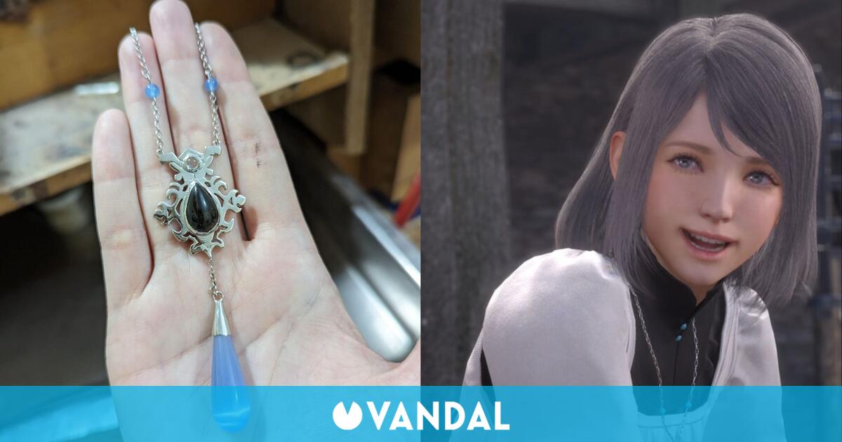 یک زن جوان از کوئنکا یک کپی دقیق از آویز جیل از Final Fantasy XVI می سازد.