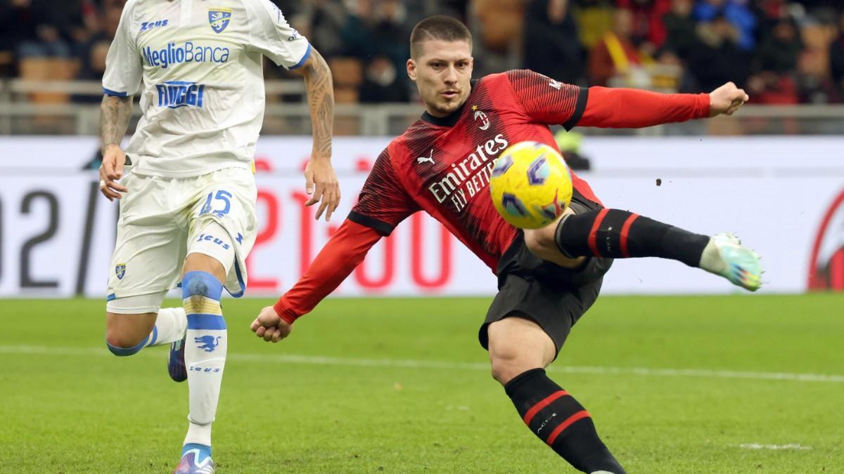 14. maç günü Milan – Frosinone (3:1) maçının özeti ve golleri